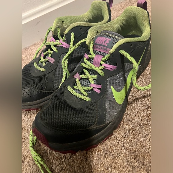 Nike Trail Running Shoes - Picture 2 of 3